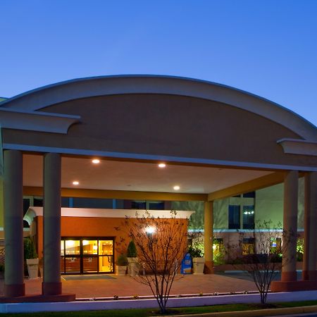 Holiday Inn Express Fairfax-Arlington Boulevard By Ihg Εξωτερικό φωτογραφία