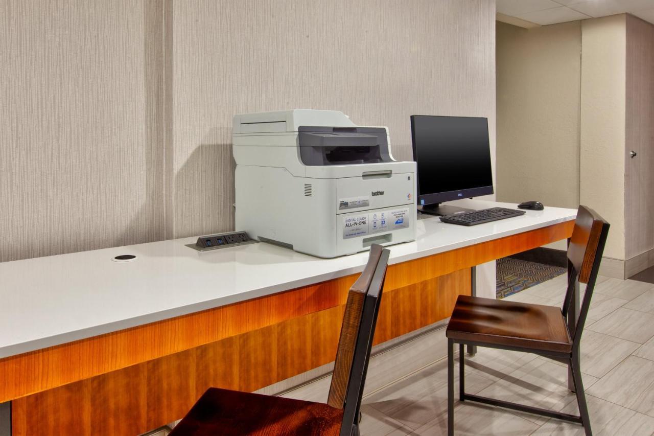 Holiday Inn Express Fairfax-Arlington Boulevard By Ihg Εξωτερικό φωτογραφία